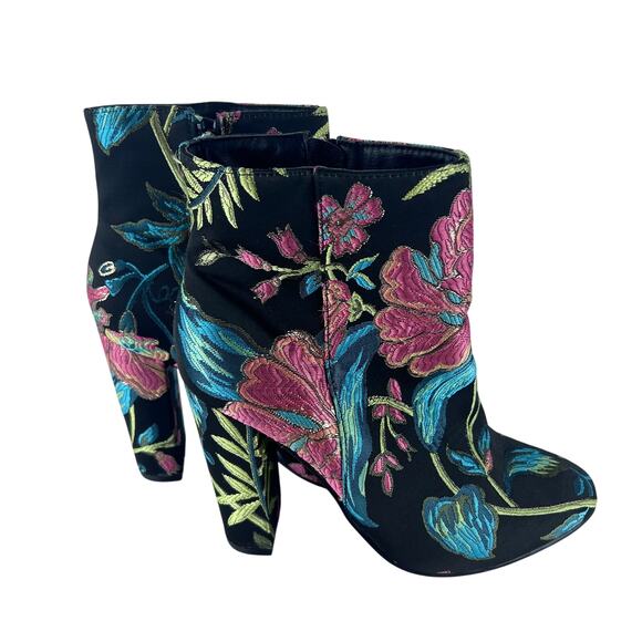 NEIMAN MARCUS NEW ANKLE BOOTS IN BROCADE SIZE 6.5 - Picture 5 of 7